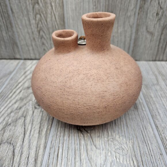 American Southwest Pottery Double Spout Vase 1992 TP Signed Vintage Pink Sand - Picture 6 of 11